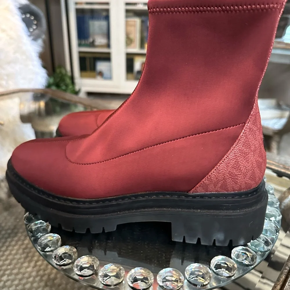 💎💎Michael Kors Women's Burgundy Combat Boots💎💎 - Picture 2 of 6